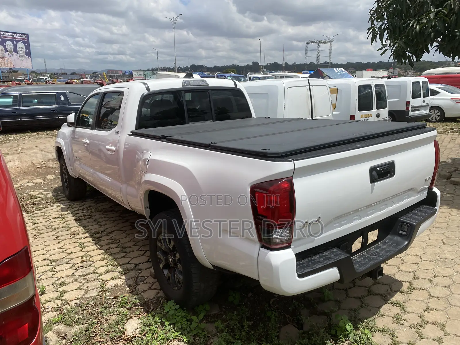 Toyota Tacoma 2022 White