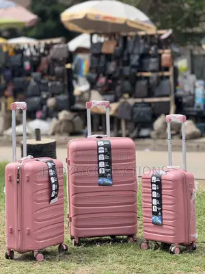 3set Scratch Resistant Trolling Traveling Luggage With A 360 Wheels