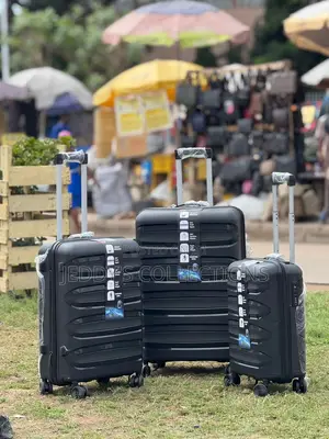 3set Scratch Resistant Trolling Traveling Luggage With A 360 Wheels