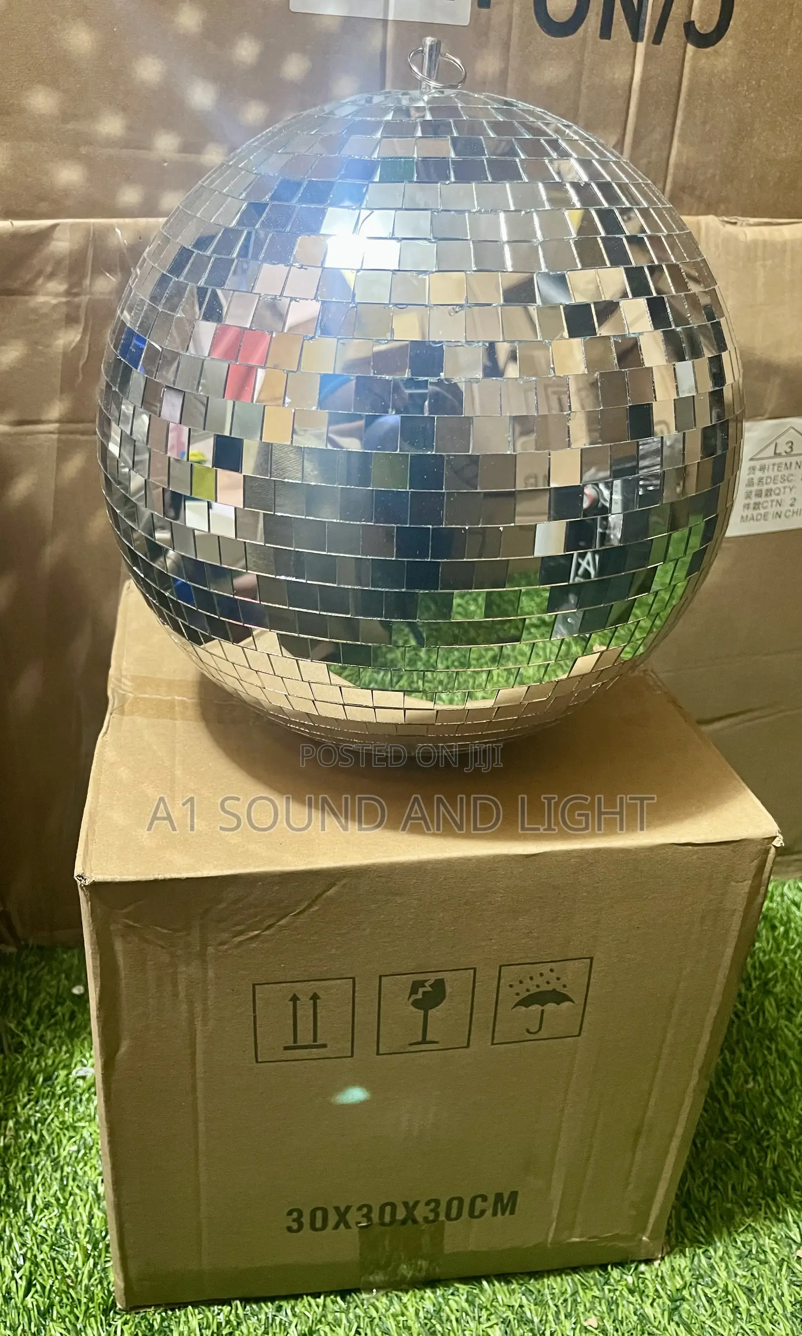 Mirror Ball 30x30x30