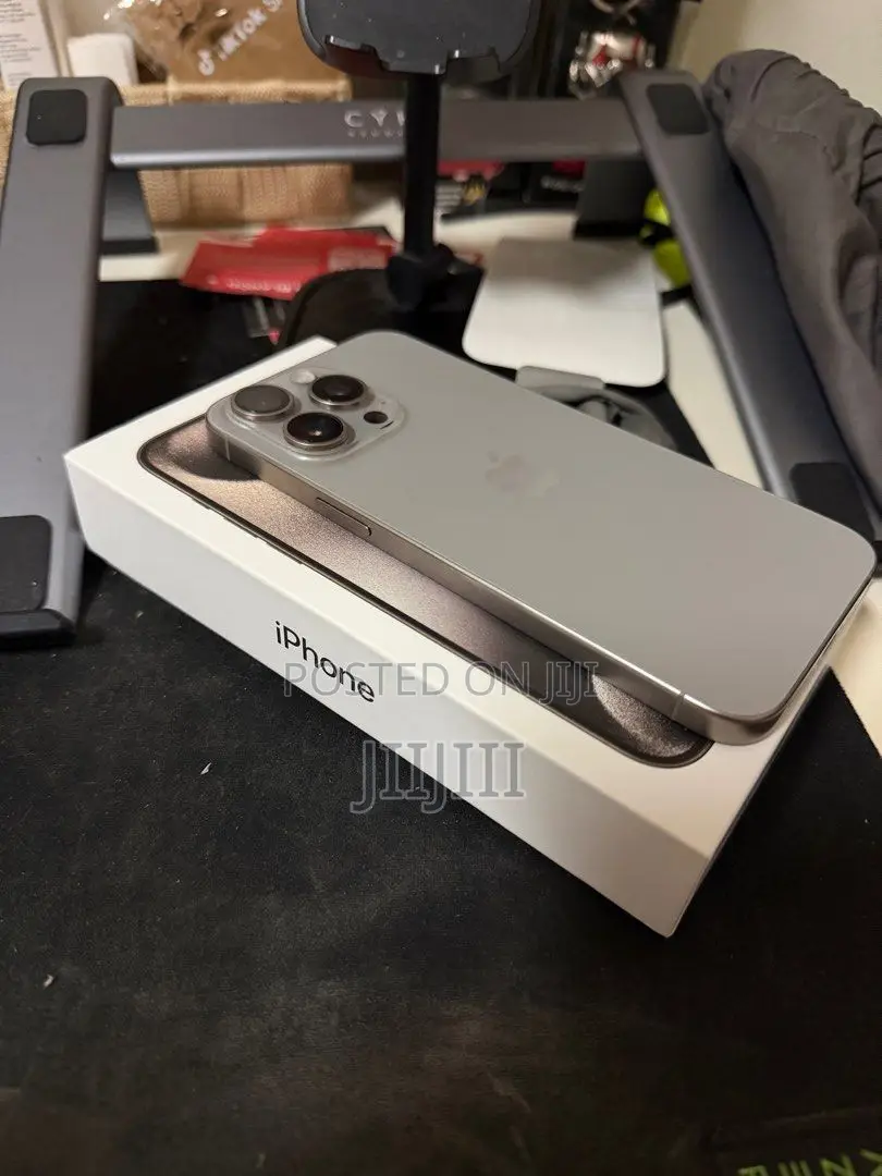 Apple iPhone 15 Pro Max 256 GB Silver