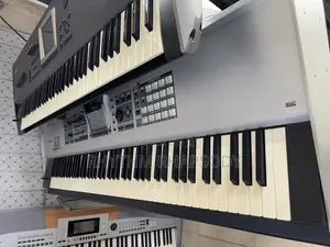 Roland Fantom X8