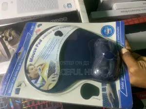 Mousepad With Gel Wrist Support