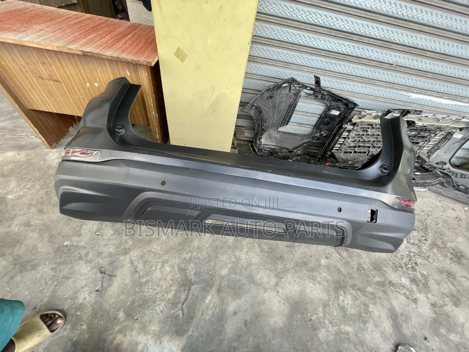 Chevrolet Equinox 2018-2019-2020-2021-2022 Back Bumper Complete