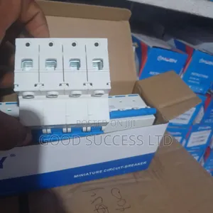 4 Pole Breaker