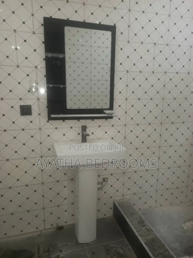 3bdrm House in Modern Properties, Baatsona Total for rent