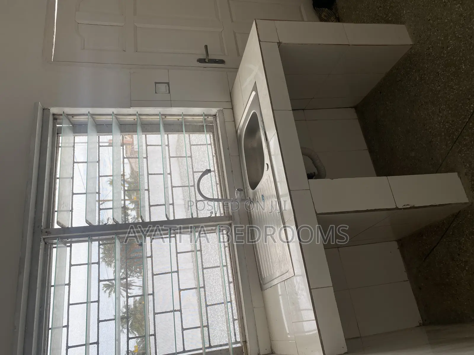 3bdrm House in Modern Properties, First Junction for rent