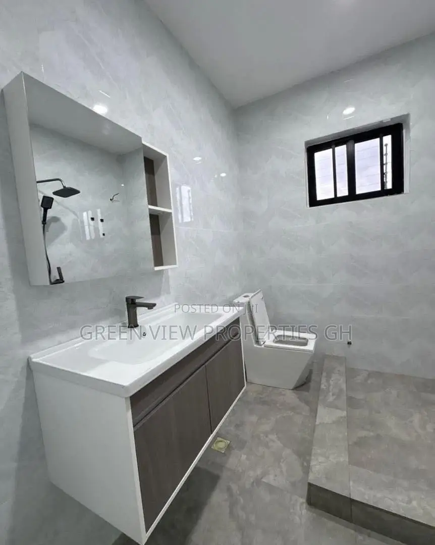 3bdrm House in Lake Side Estate for sale
