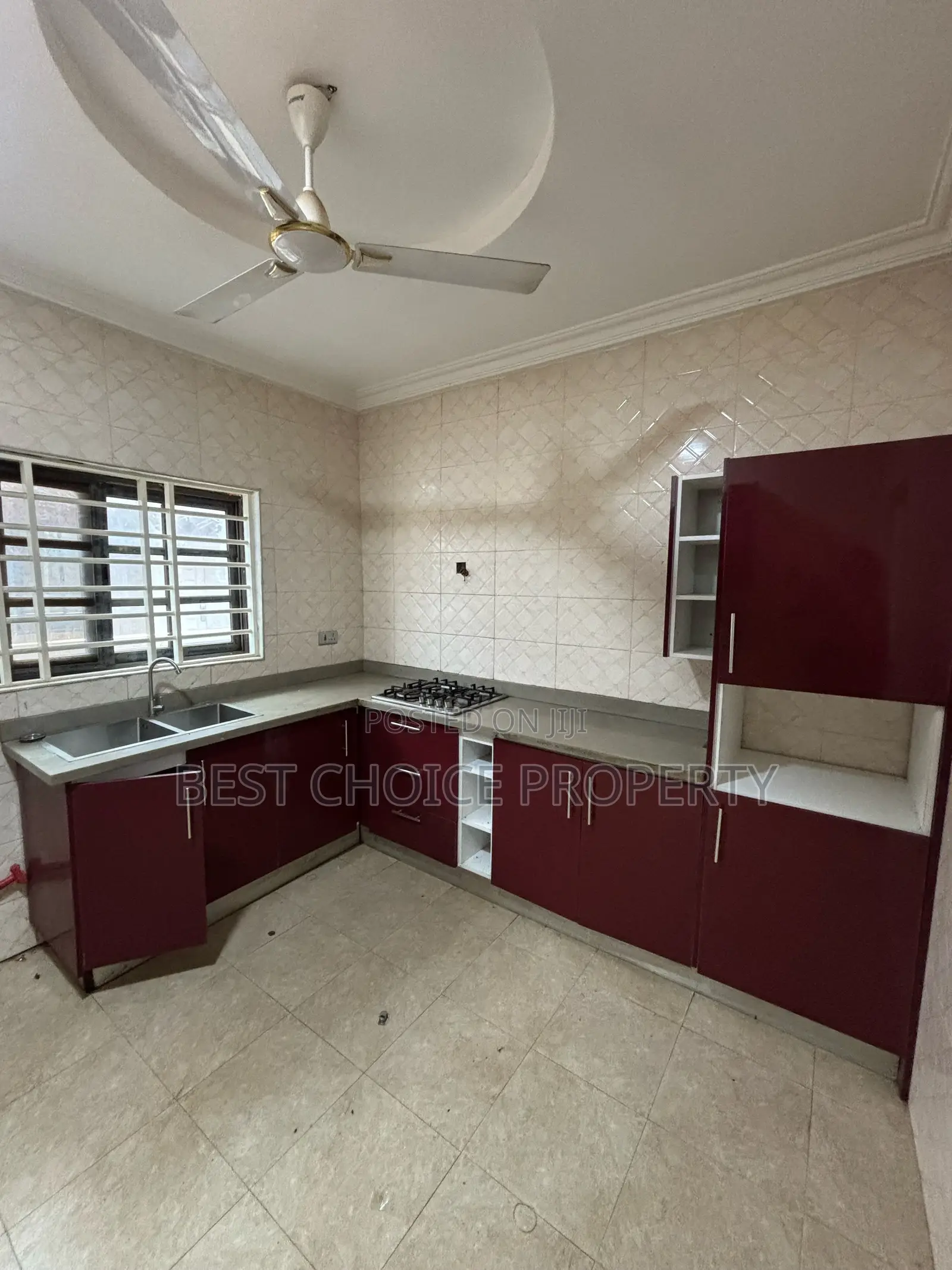 Ex 3 Bedroom Apartment for Rent at Lakeside