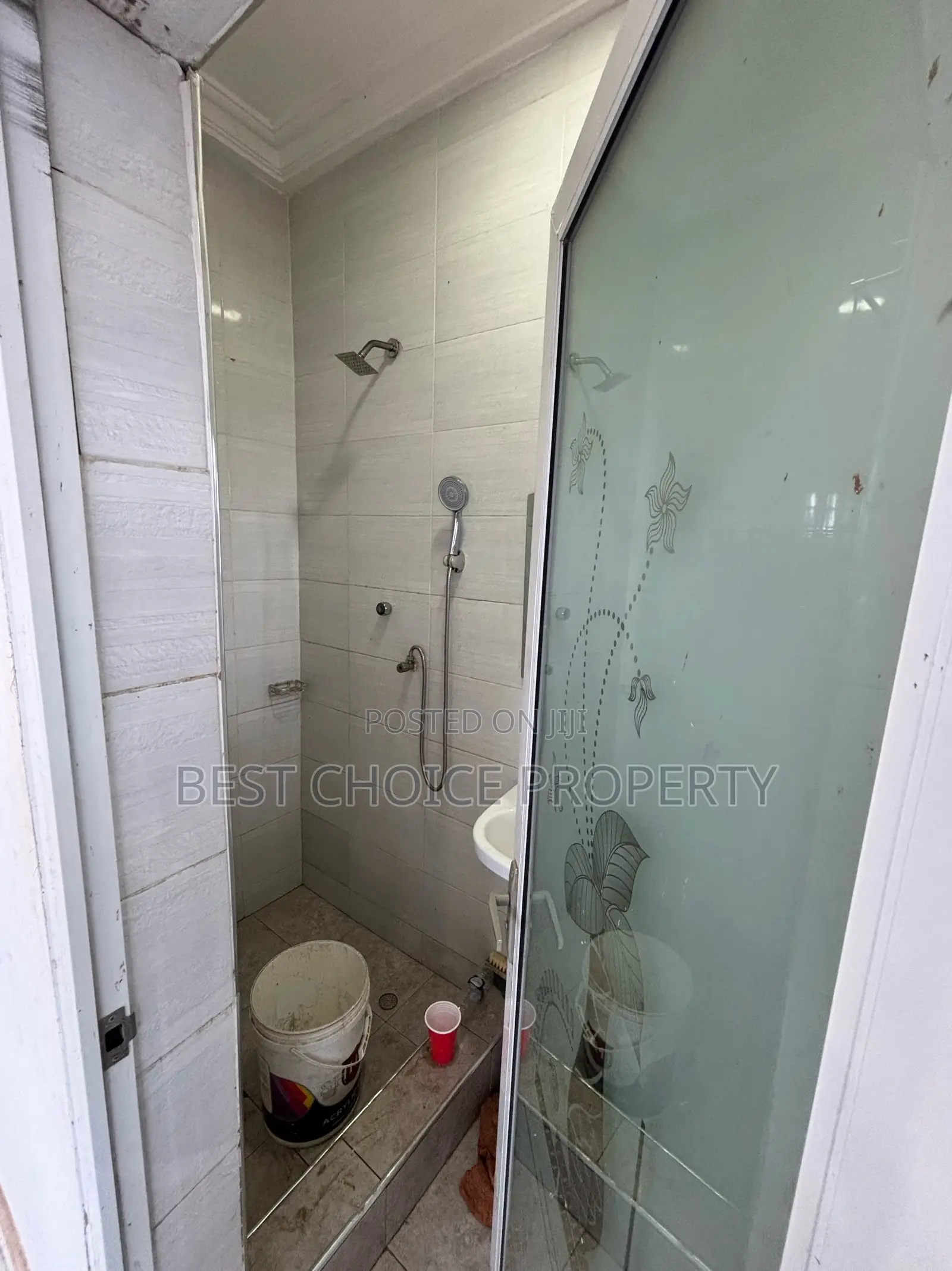 Ex 3 Bedroom Apartment for Rent at Lakeside