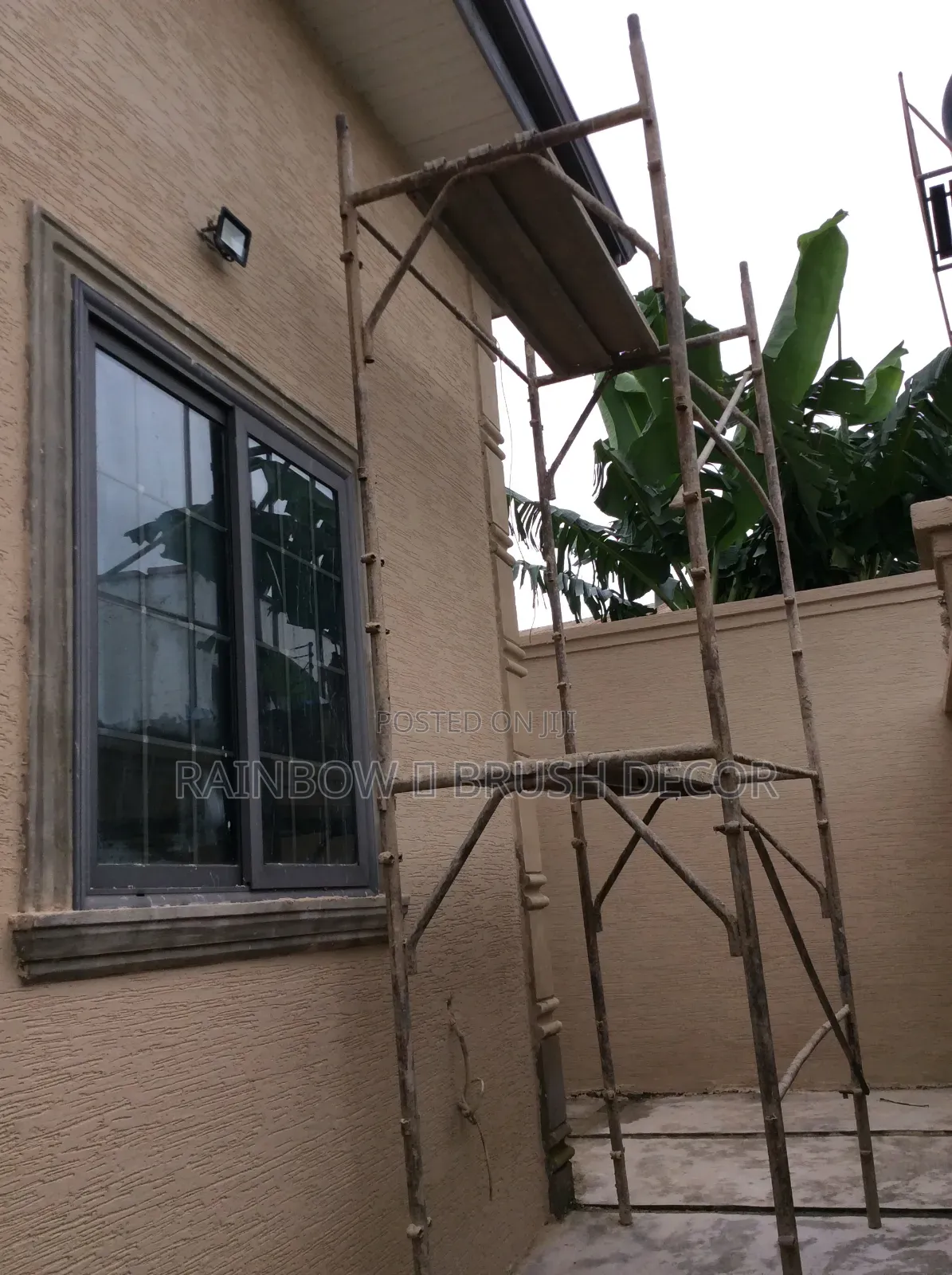 Waterproof Graffiato Paint and Wall Dumpness Treatment