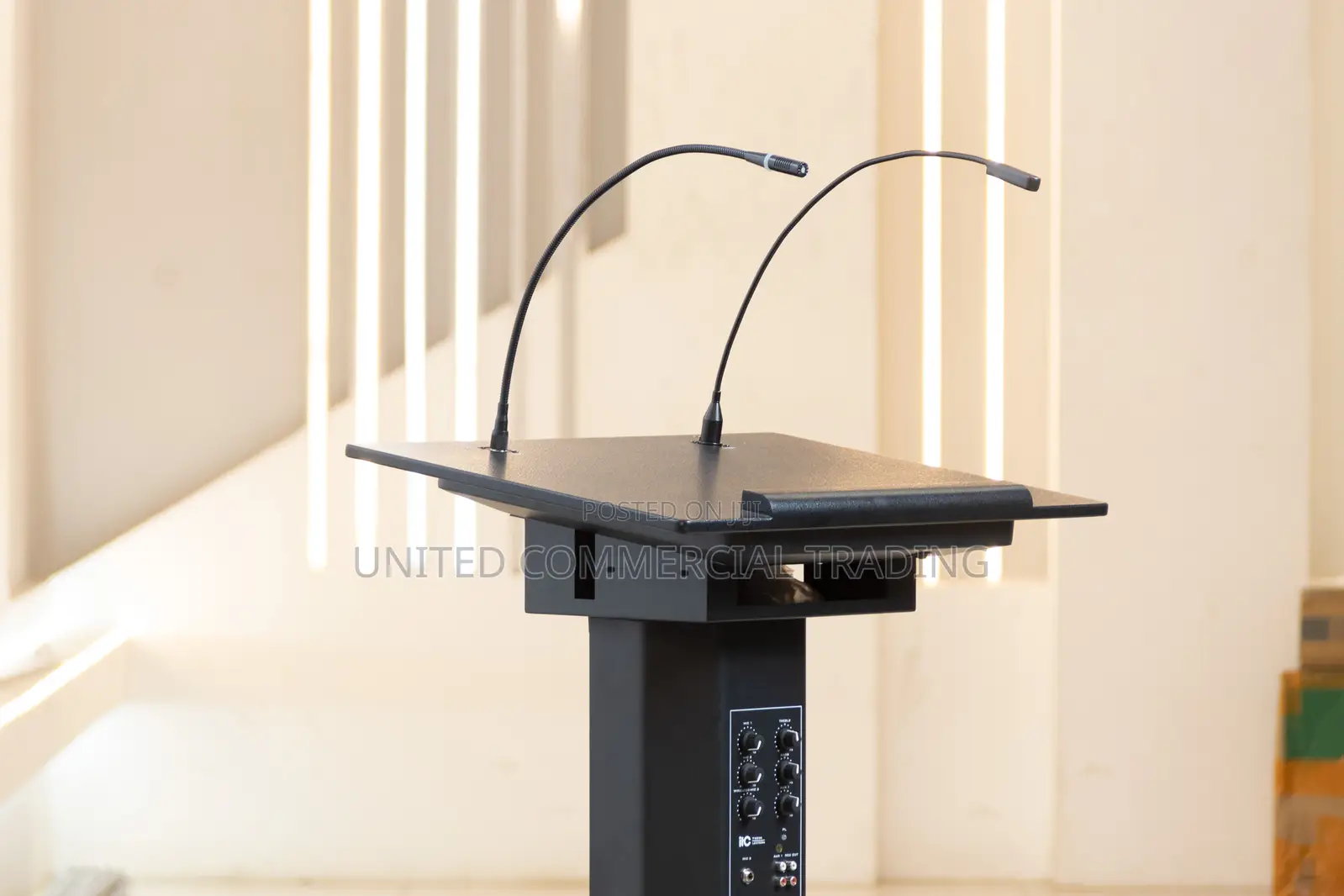 Lectern (Gooseneck Mic)
