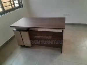 1.4 Single Executive Desk for Office