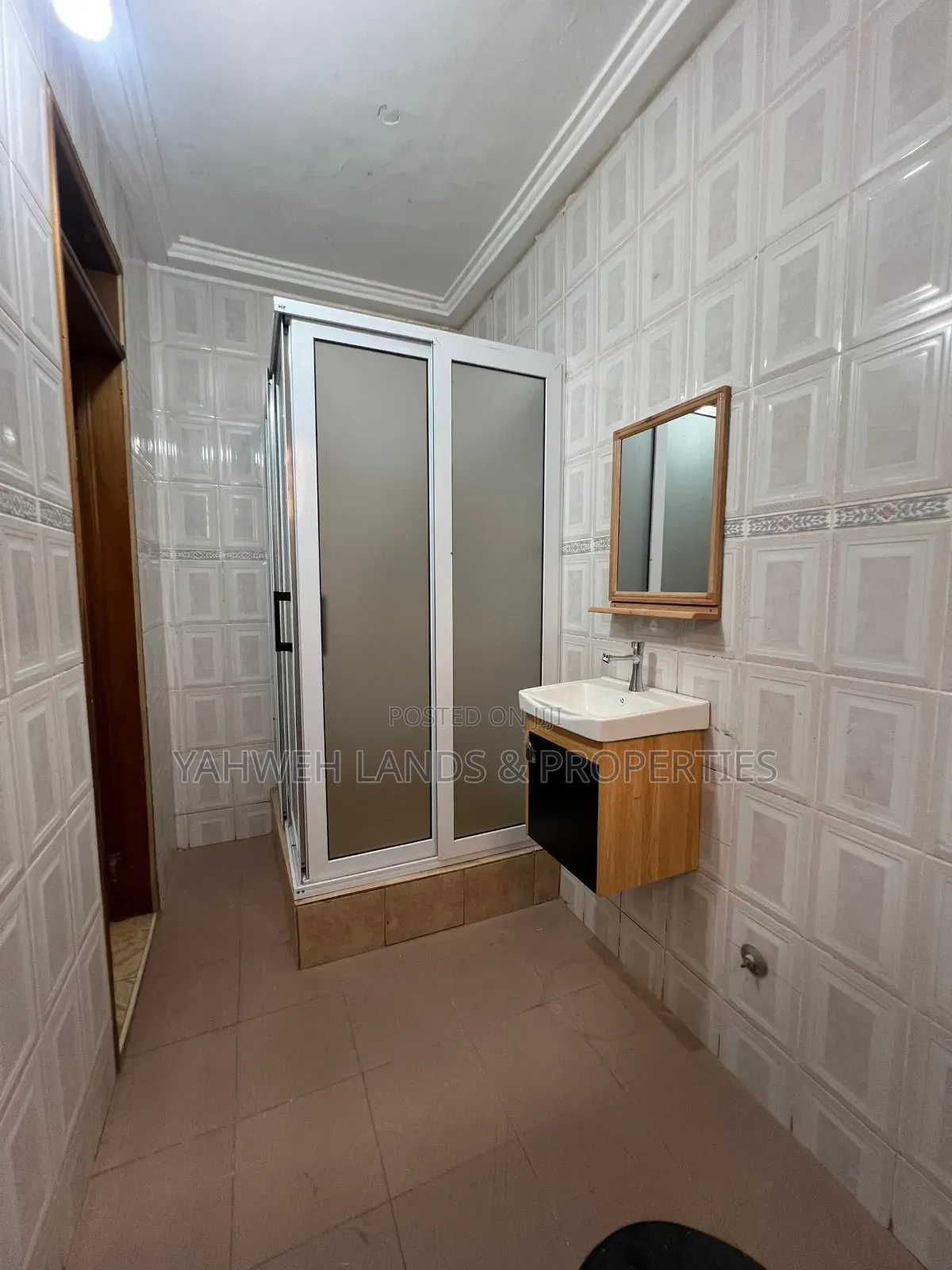 2bdrm House in Spintex for rent