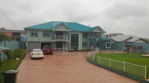 8bdrm House in Begye Akazon, Old Barrier for sale