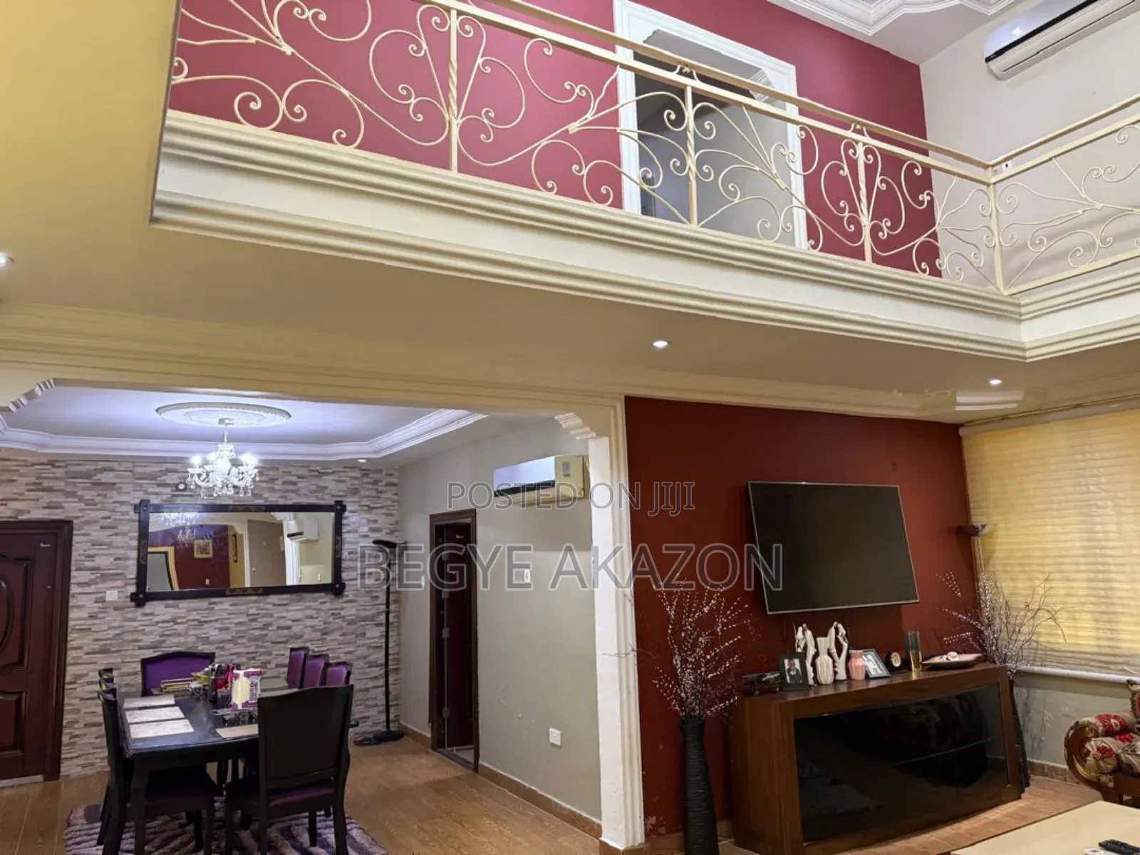 8bdrm House in Begye Akazon, Old Barrier for sale