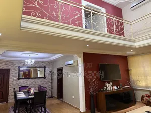 8bdrm House in Begye Akazon, Old Barrier for sale