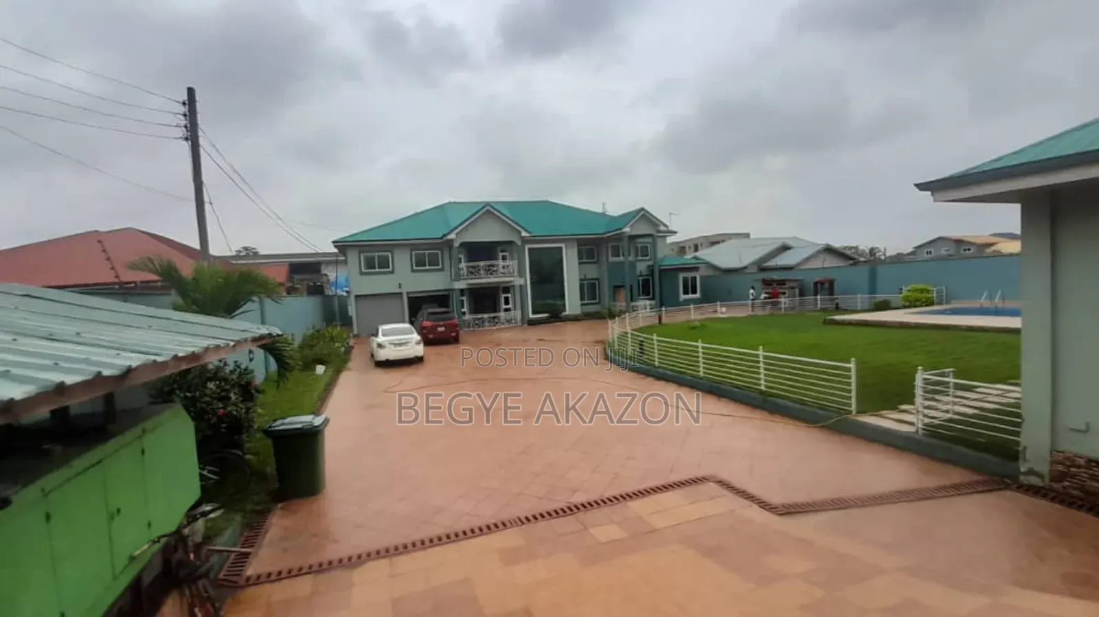 8bdrm House in Begye Akazon, Old Barrier for sale