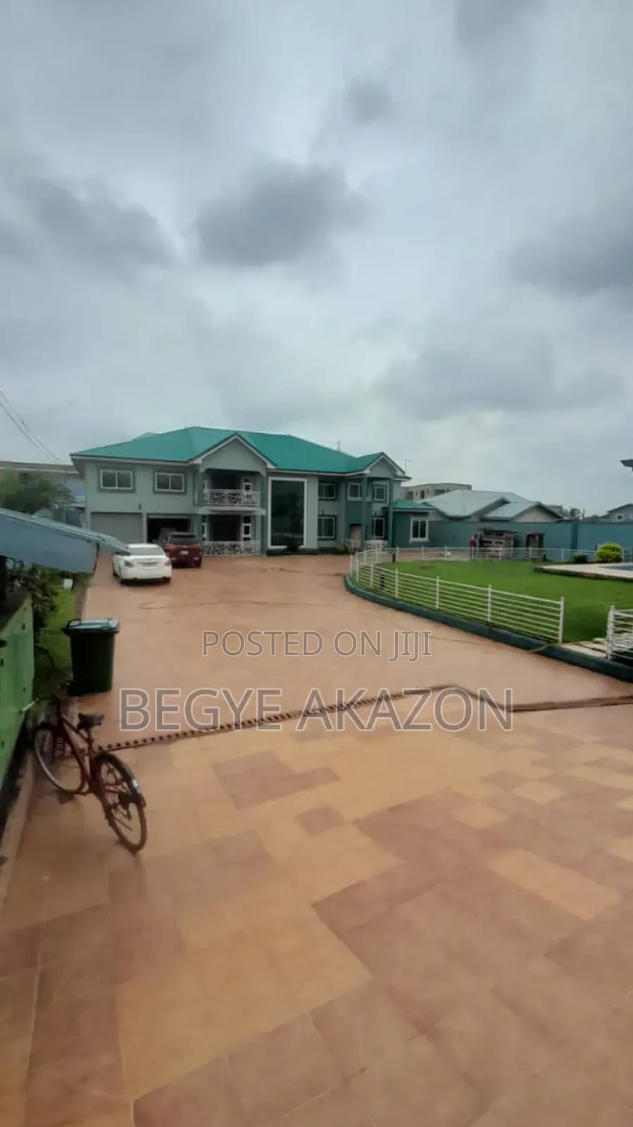 8bdrm House in Begye Akazon, Old Barrier for sale
