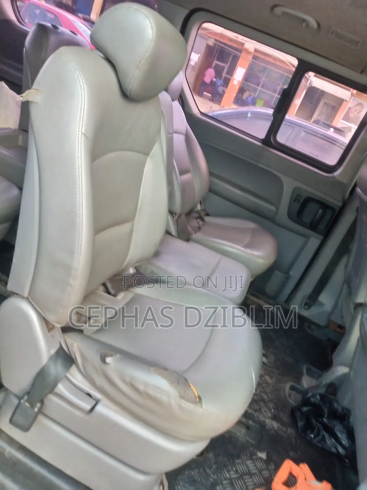 Hyundai Starex 2011 Black