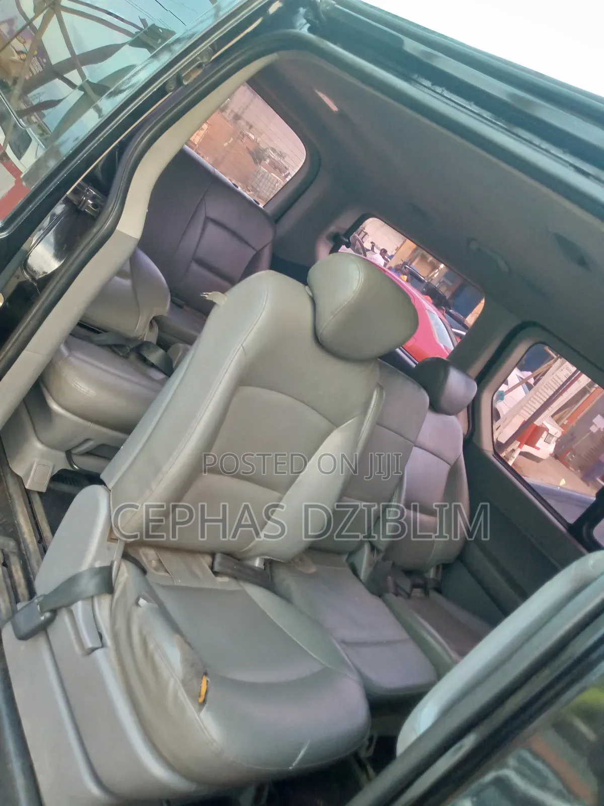 Hyundai Starex 2011 Black