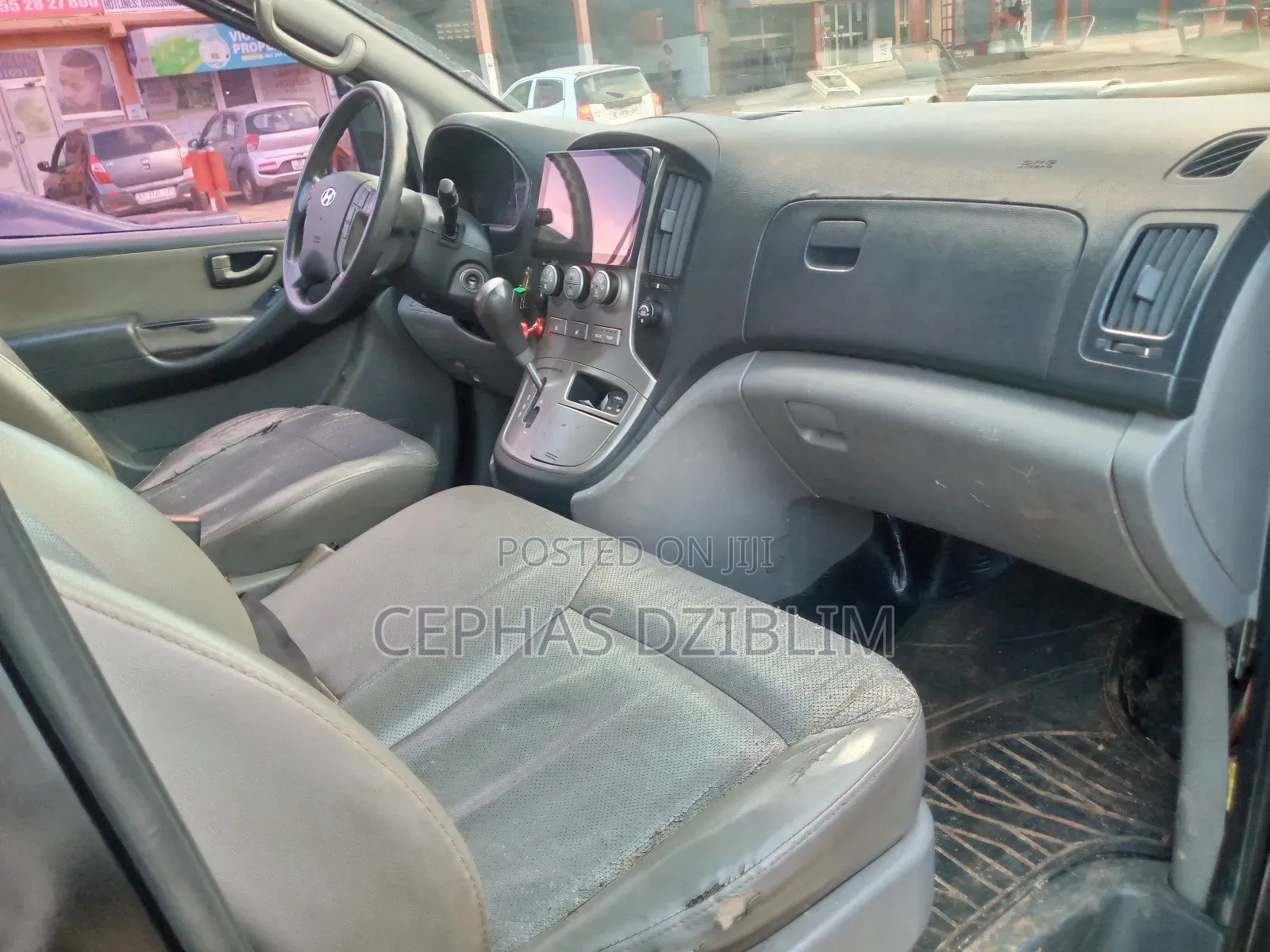 Hyundai Starex 2011 Black