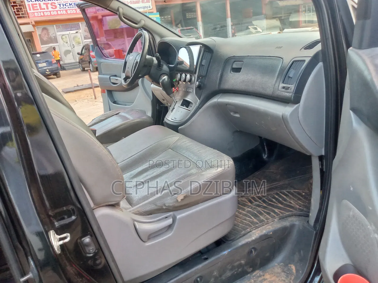 Hyundai Starex 2011 Black