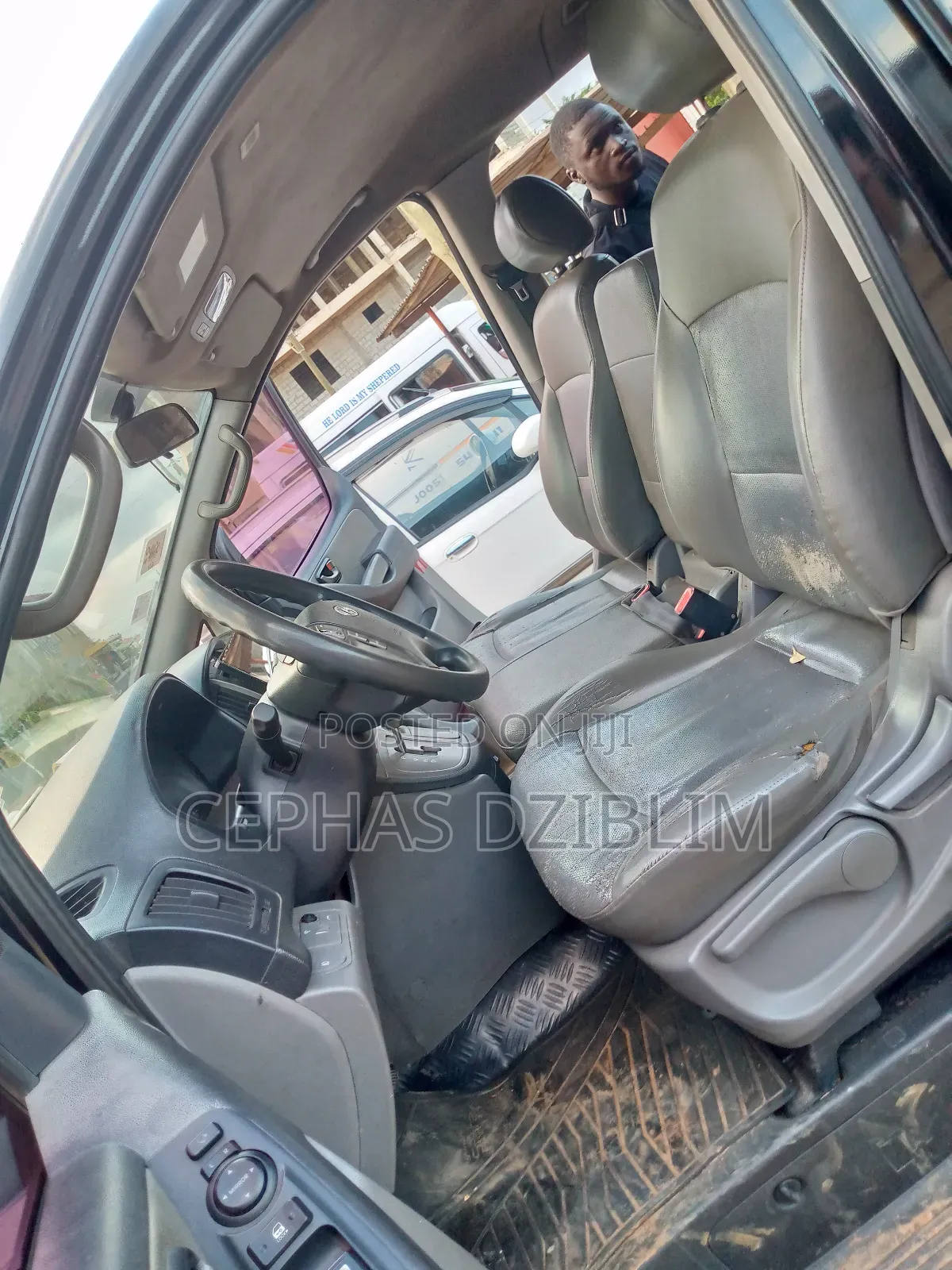 Hyundai Starex 2011 Black