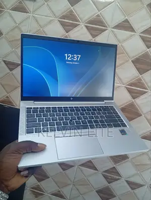 Laptop HP EliteBook 830 G8 16GB Intel Core I7 SSD 256GB