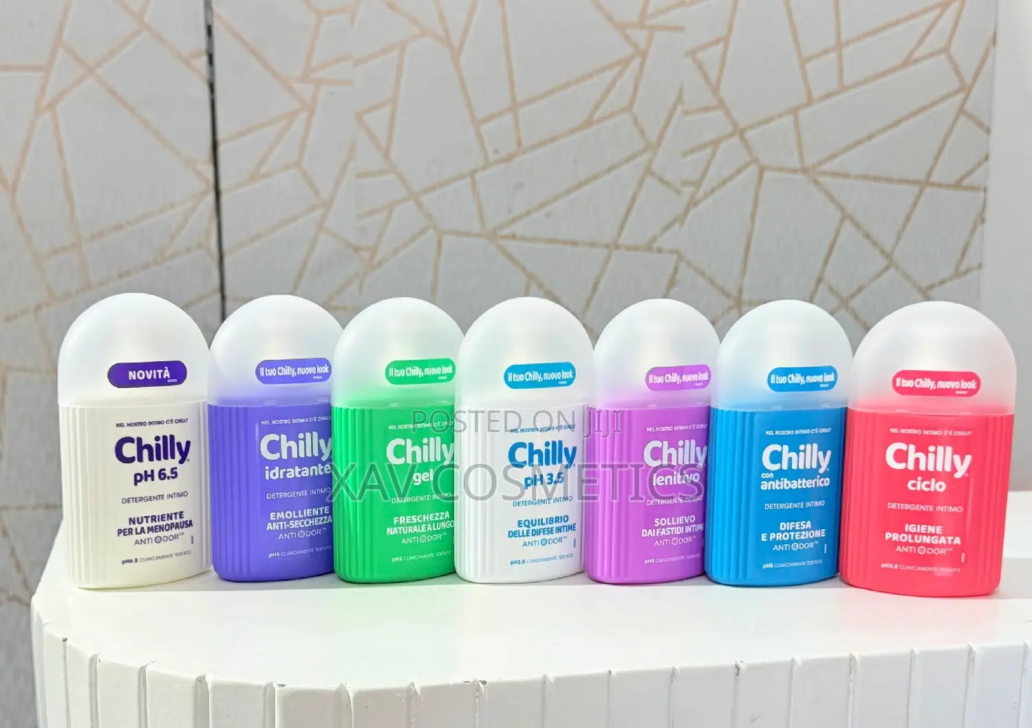 Chilly Gel Feminine Wash in Colors