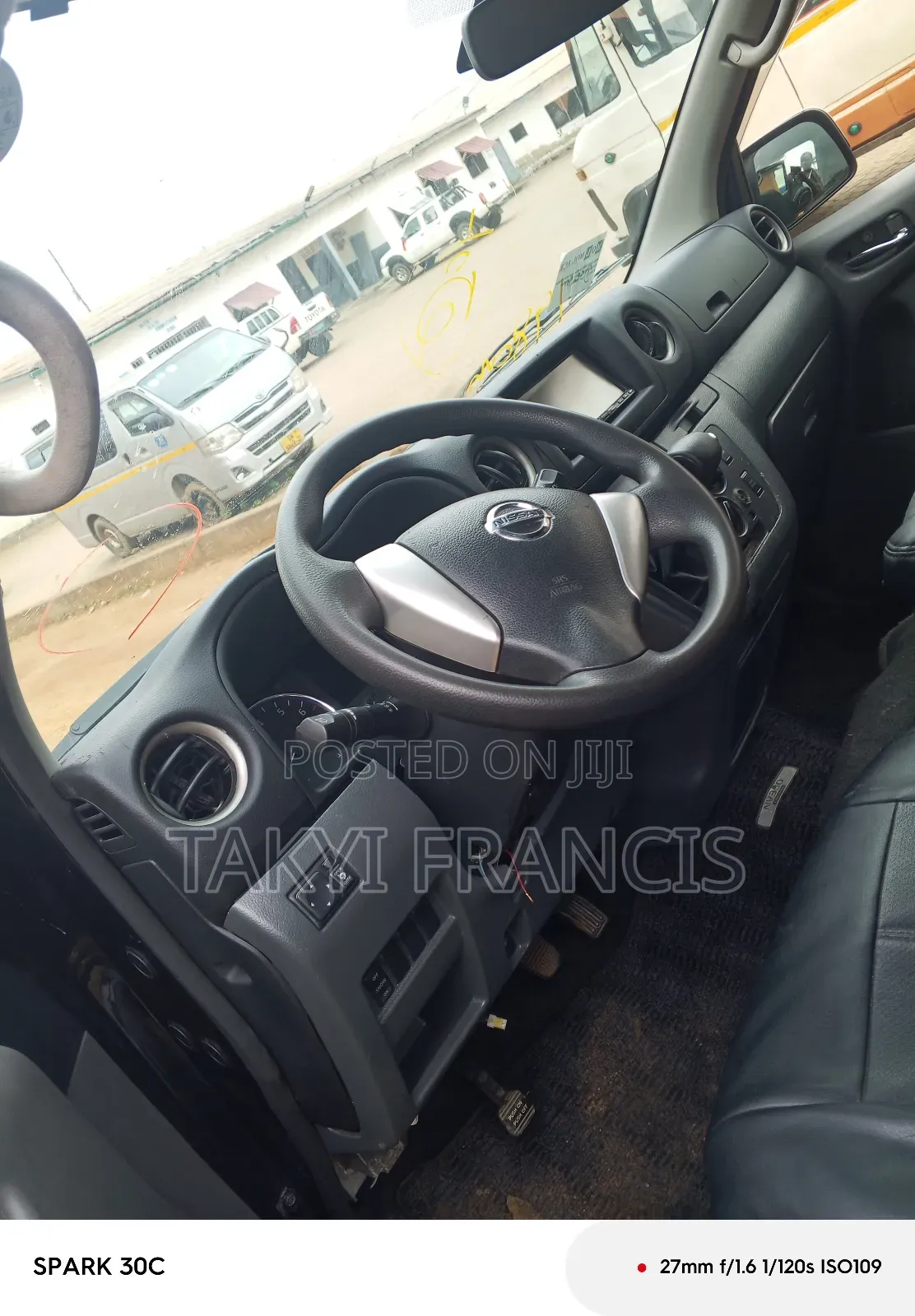 Nissan Caravan (Urvan) 2013 Black