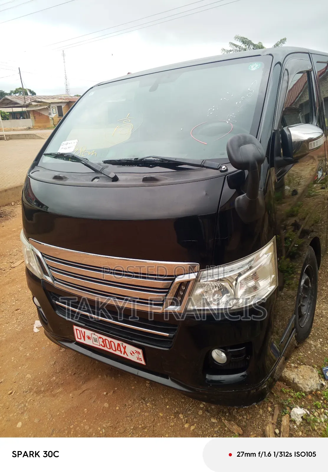 Nissan Caravan (Urvan) 2013 Black
