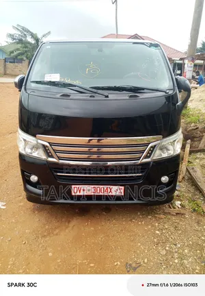 Nissan Caravan (Urvan) 2013 Black