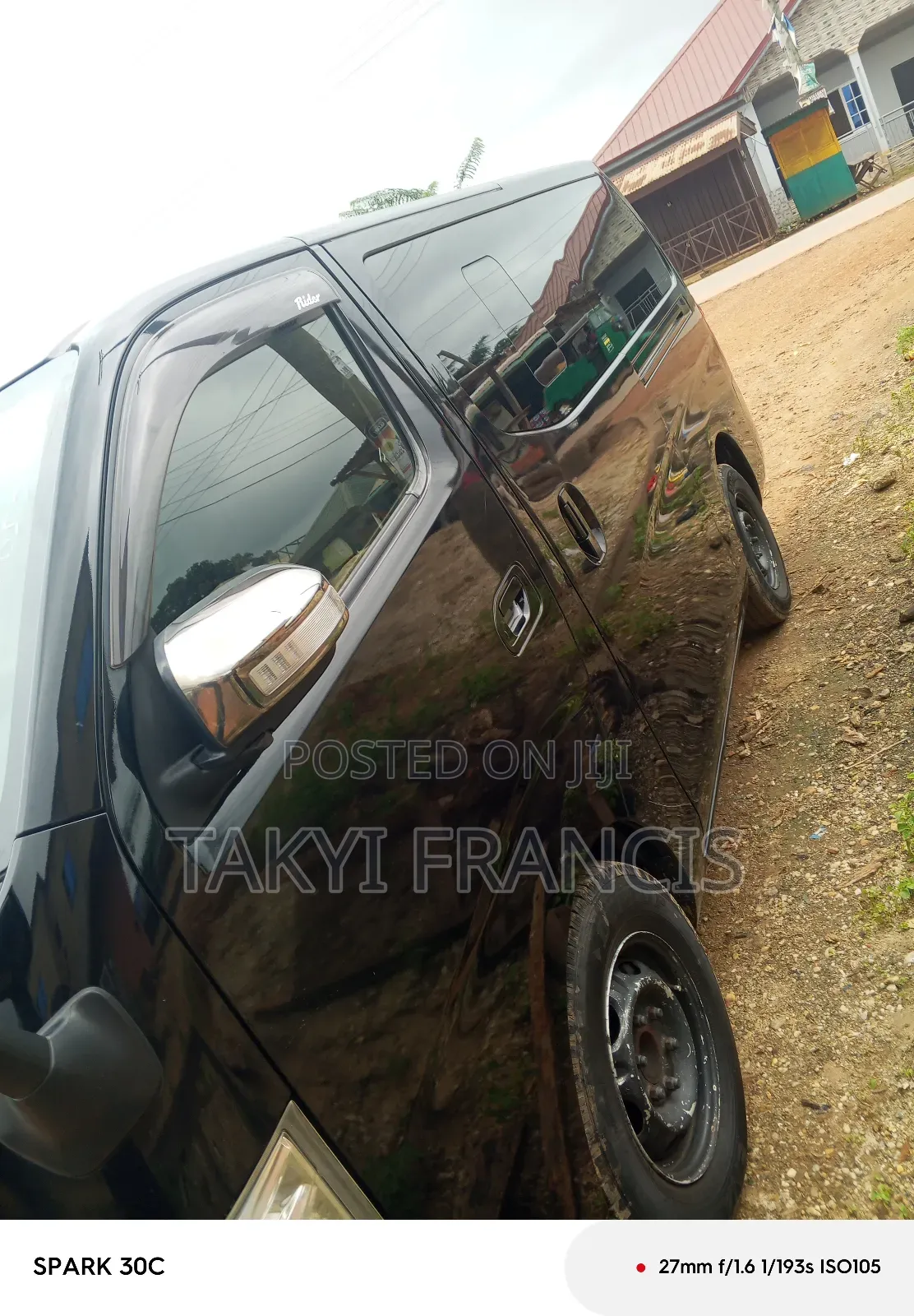 Nissan Caravan (Urvan) 2013 Black