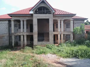 12bdrm House in Brother K Estate, Kumasi Metropolitan for sale