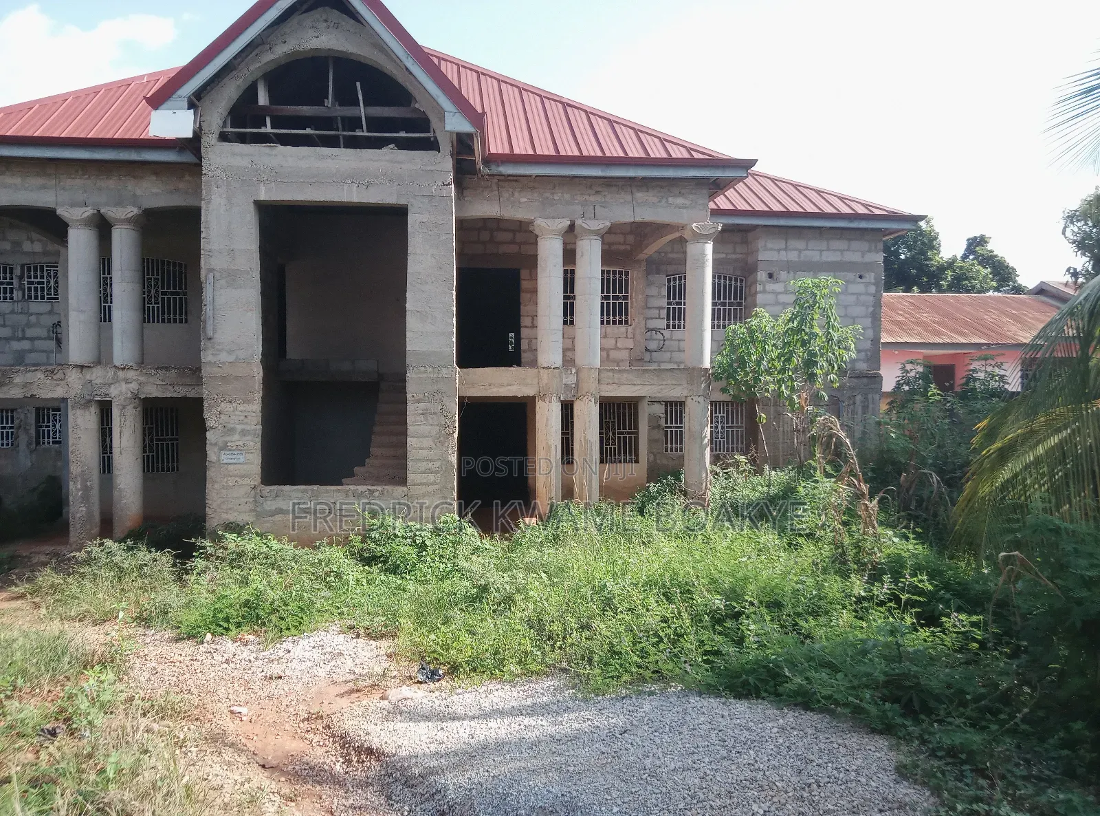 12bdrm House in Brother K Estate, Kumasi Metropolitan for sale