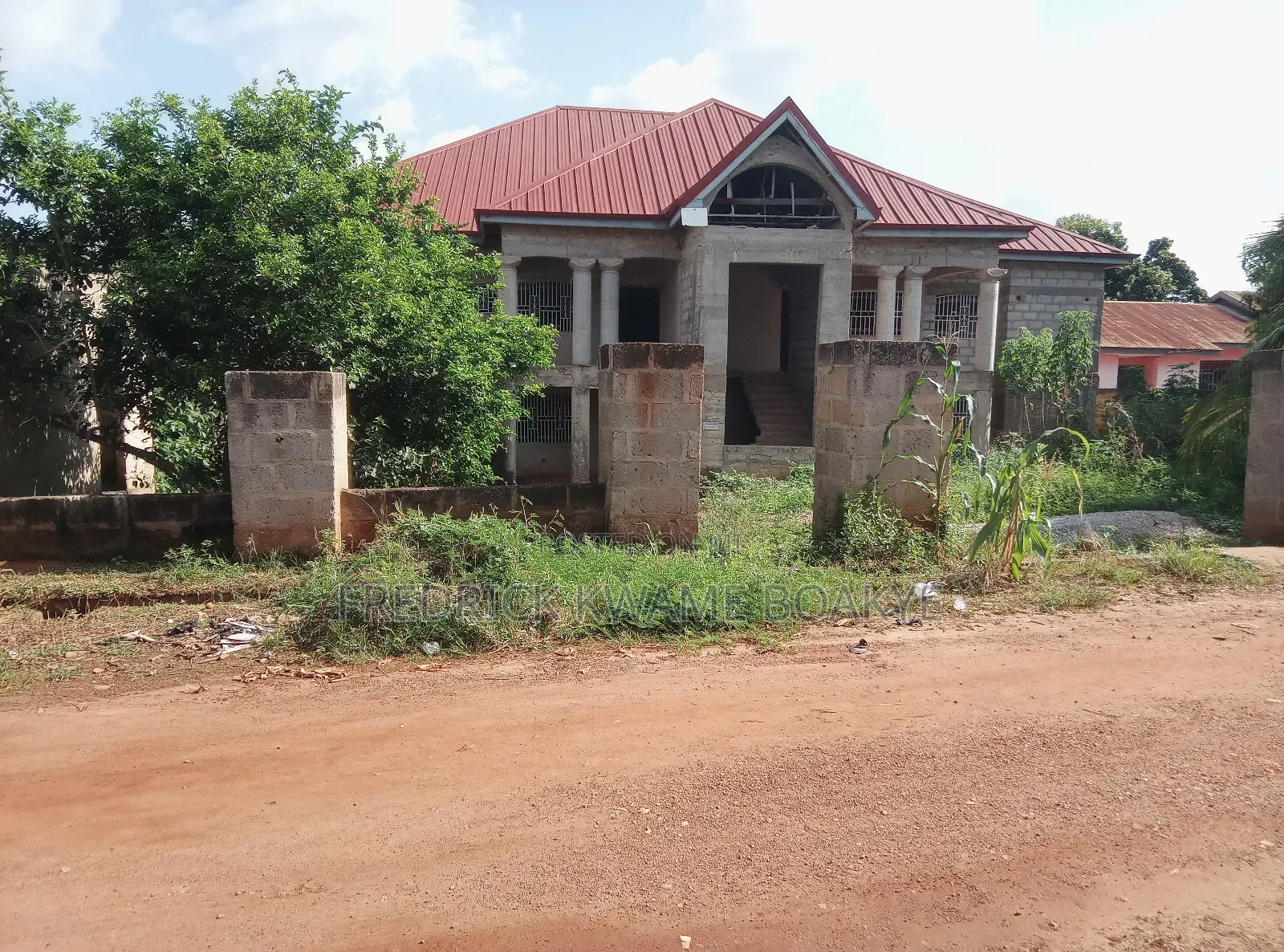 12bdrm House in Brother K Estate, Kumasi Metropolitan for sale