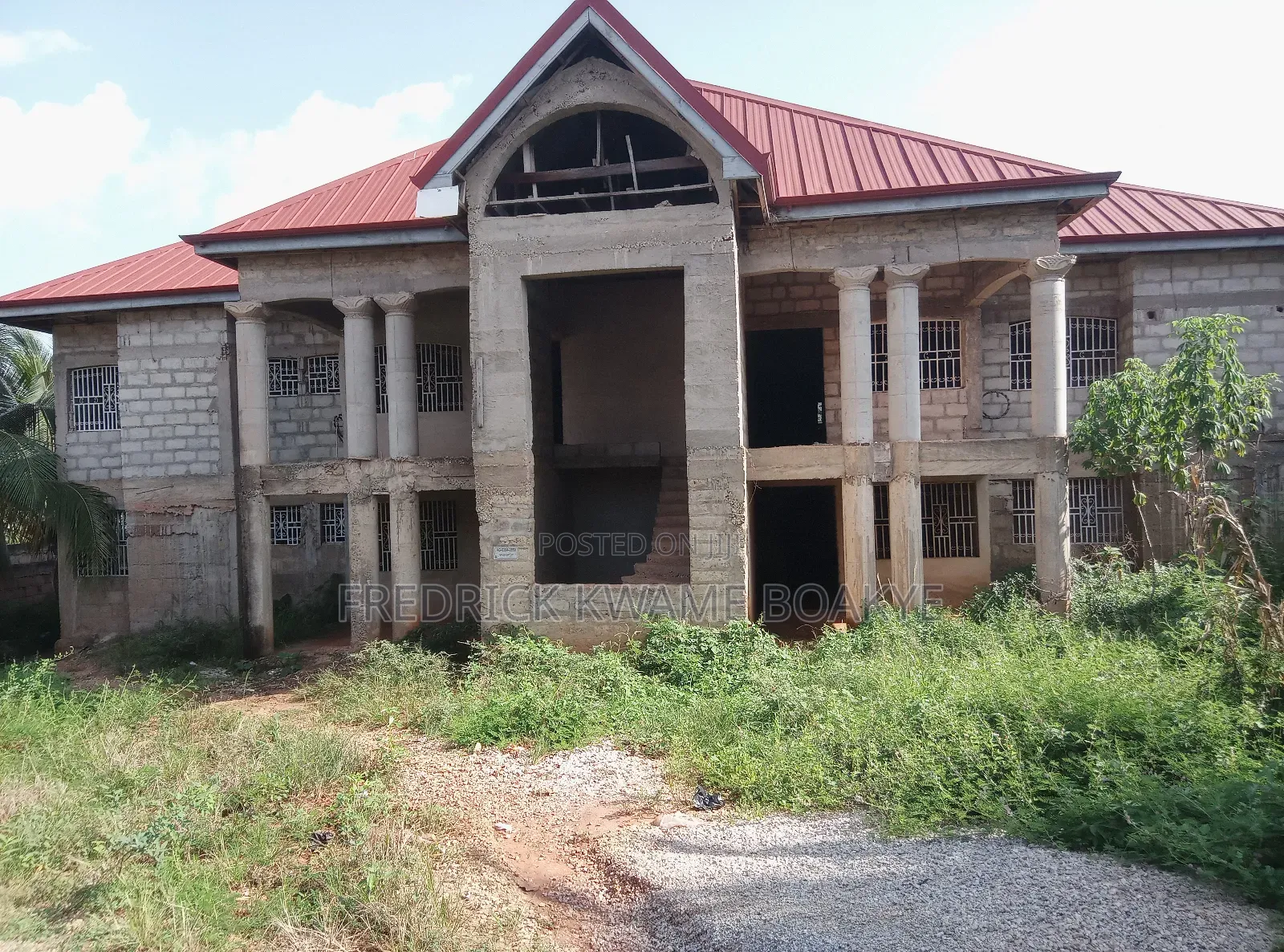 12bdrm House in Brother K Estate, Kumasi Metropolitan for sale