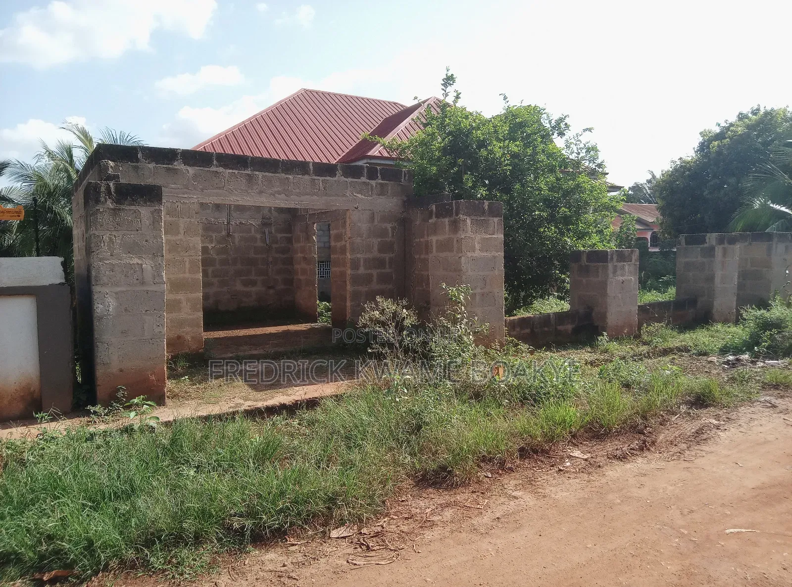 12bdrm House in Brother K Estate, Kumasi Metropolitan for sale