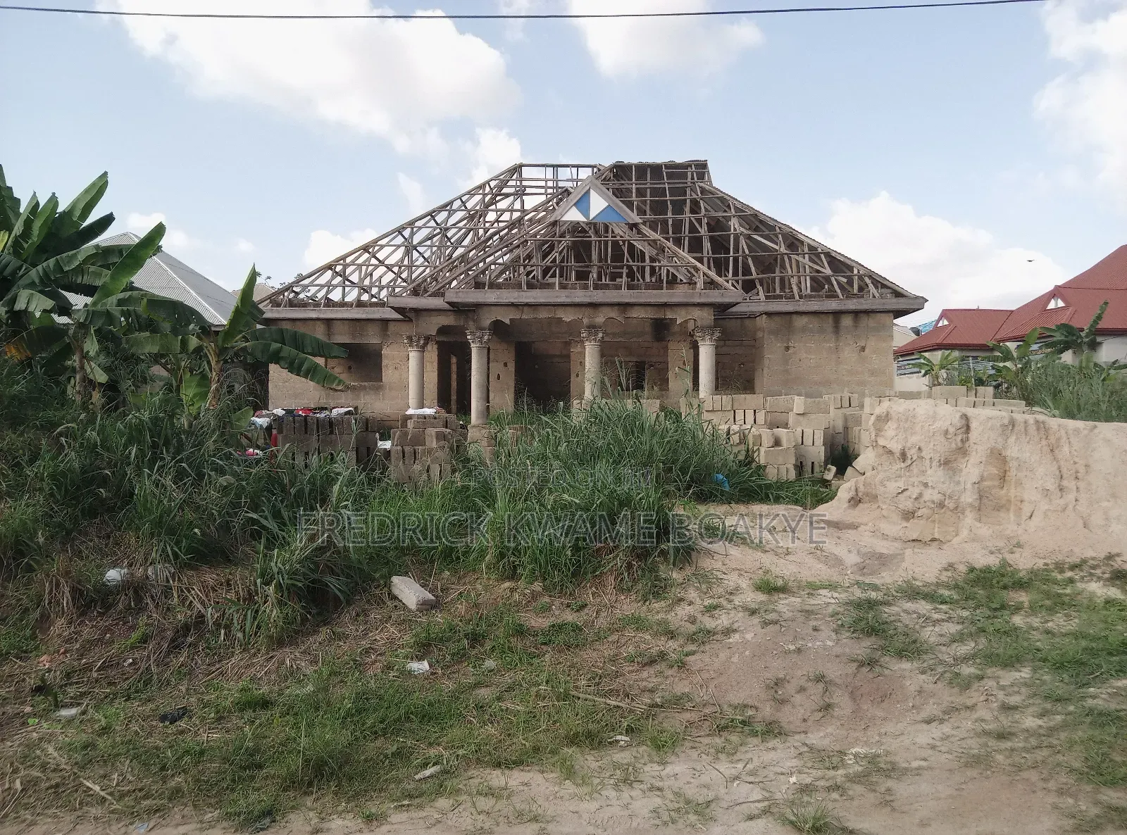 4 Bedrooms House For Sale