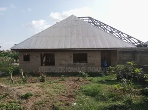 4 Bedrooms House For Sale