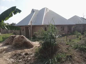 4 Bedrooms House For Sale
