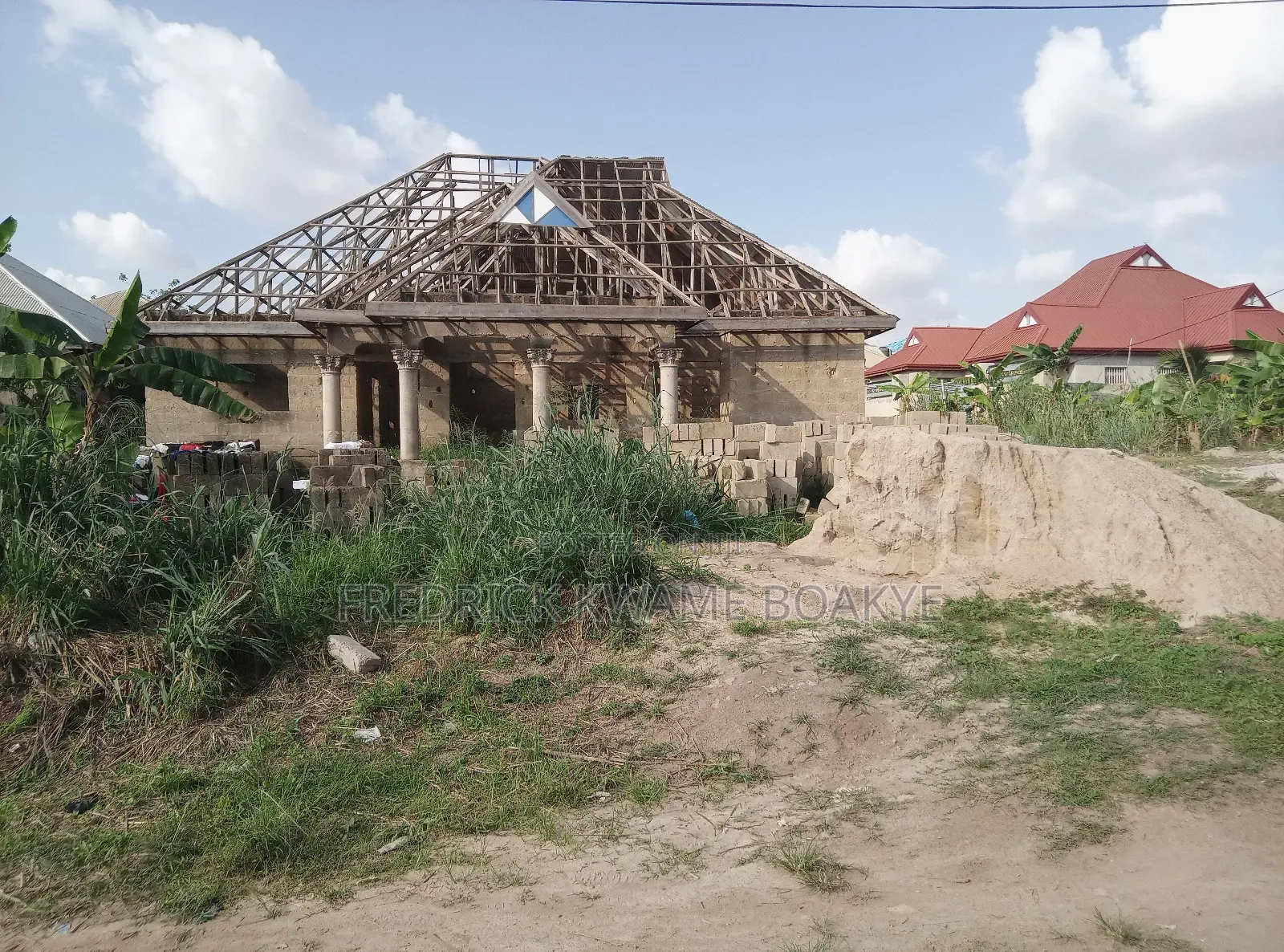 4 Bedrooms House For Sale