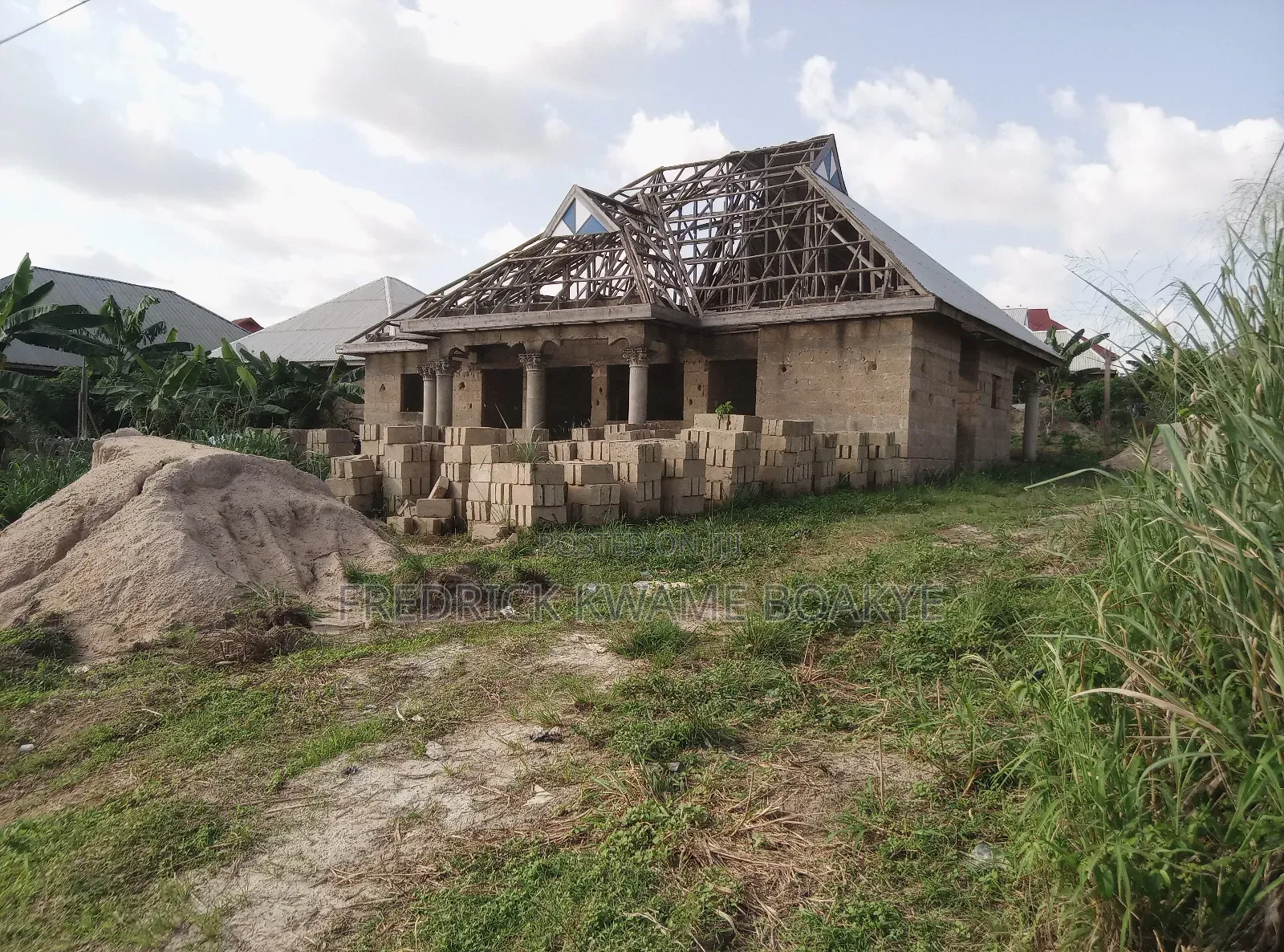 4 Bedrooms House For Sale
