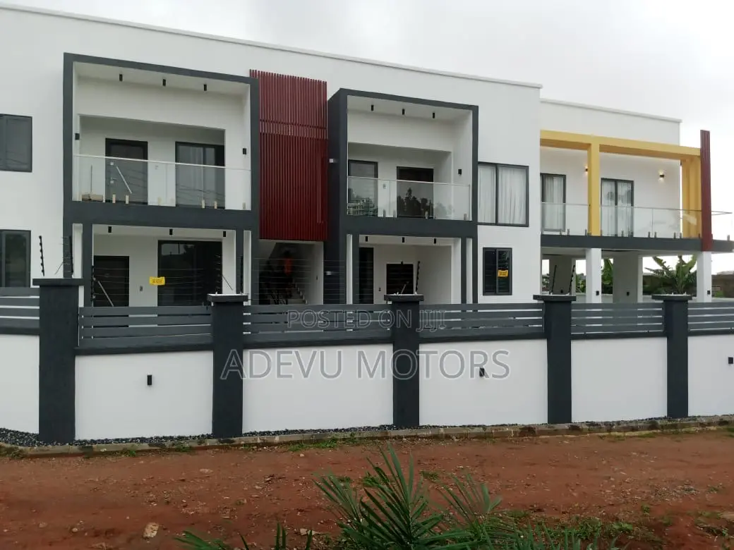 9bdrm Apartment in Adevu Homes, Oyarifa for sale