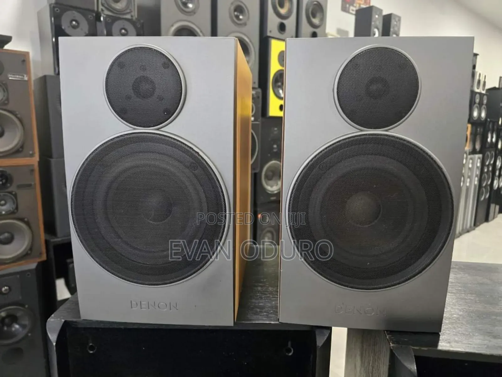 Powerful Denon Bookshelf Solid Speakers Heavy Pair Of Bookshelf!