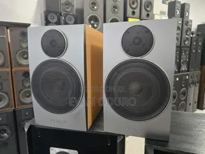Powerful Denon Bookshelf Solid Speakers Heavy Pair Of Bookshelf!