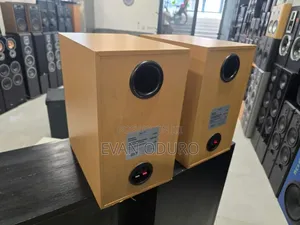 Powerful Denon Bookshelf Solid Speakers Heavy Pair Of Bookshelf!
