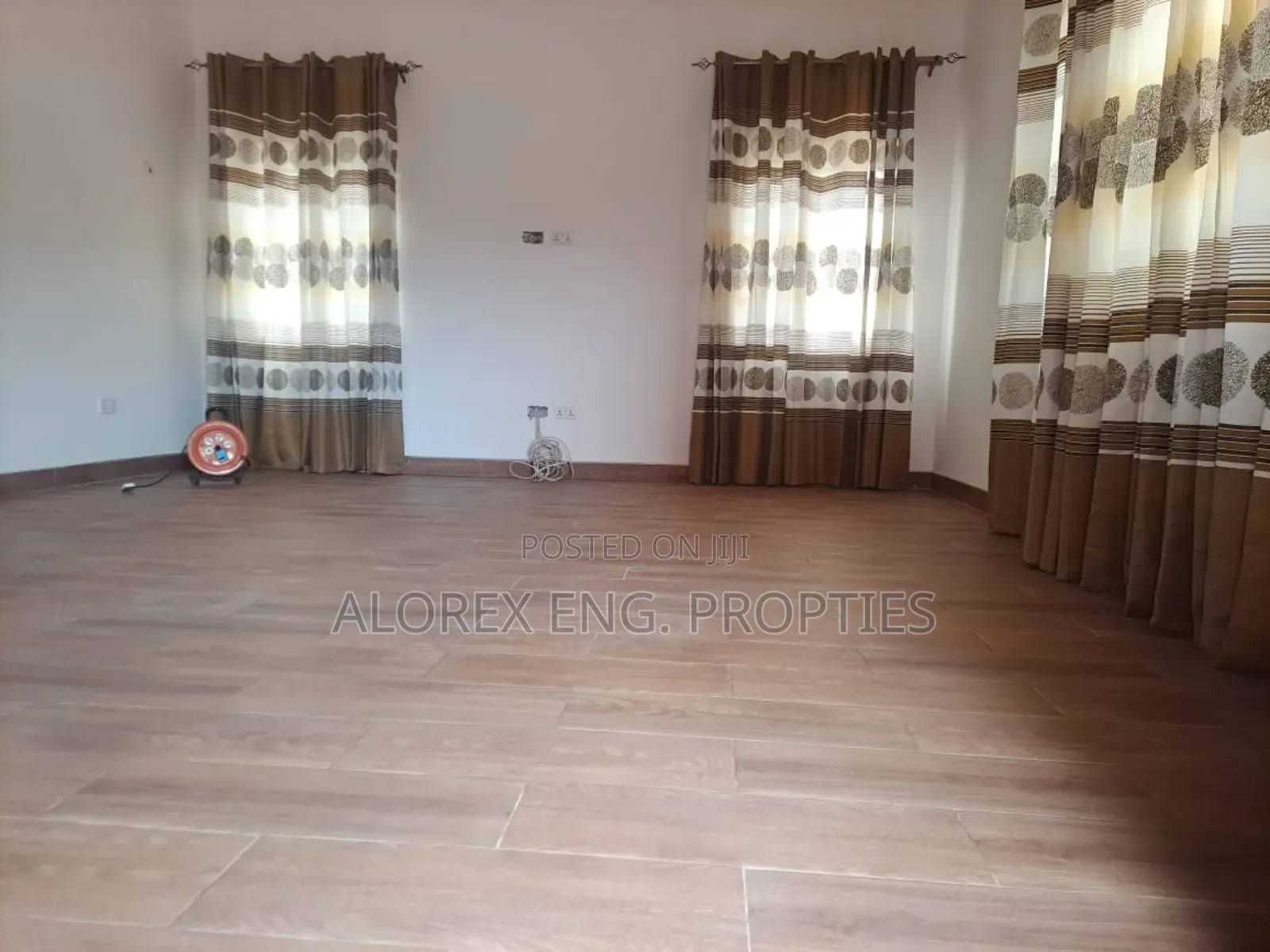 3bdrm House in House, Oyarifa for sale