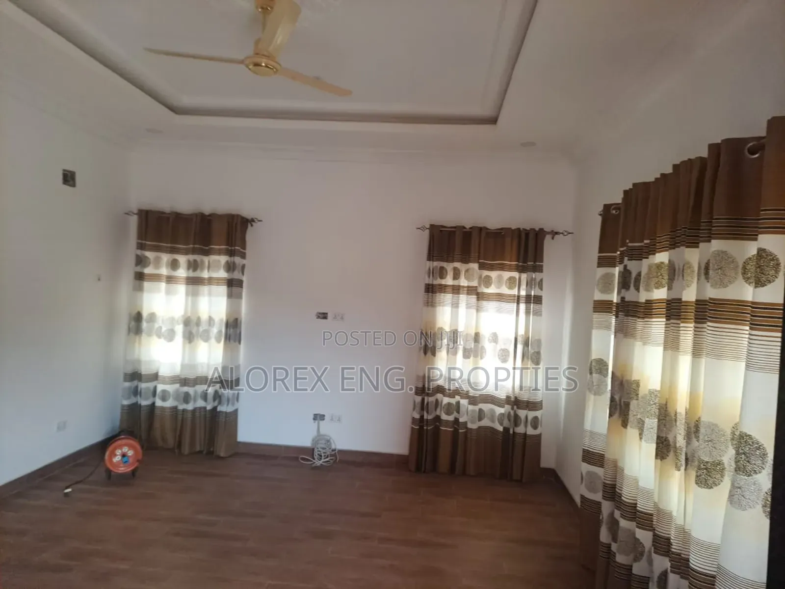 3bdrm House in House, Oyarifa for sale